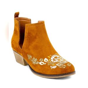 Olivia miller booties size 8.